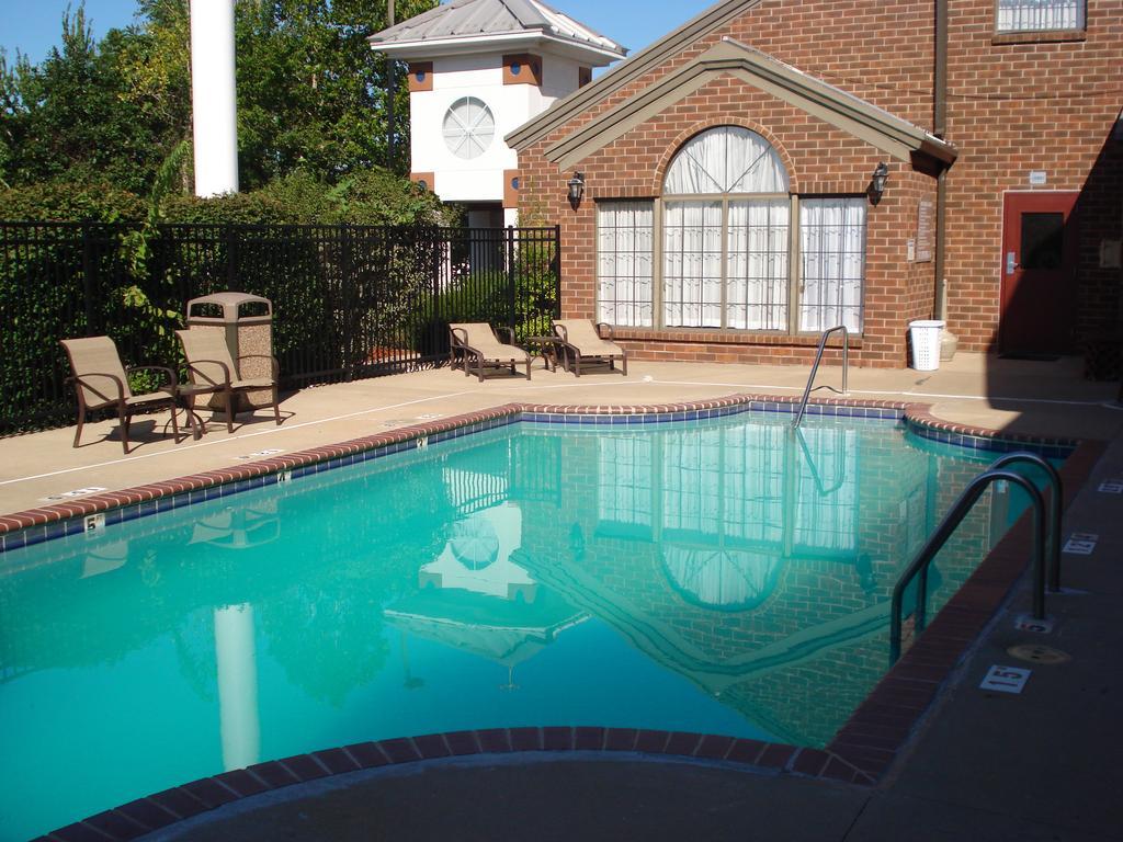 Quality Inn & Suites Columbia I-70 Luaran gambar