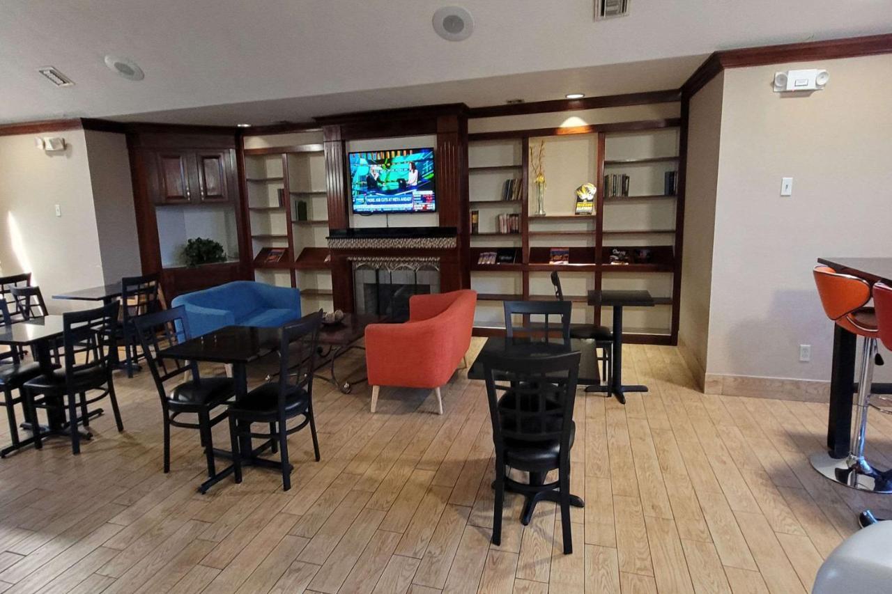 Quality Inn & Suites Columbia I-70 Luaran gambar
